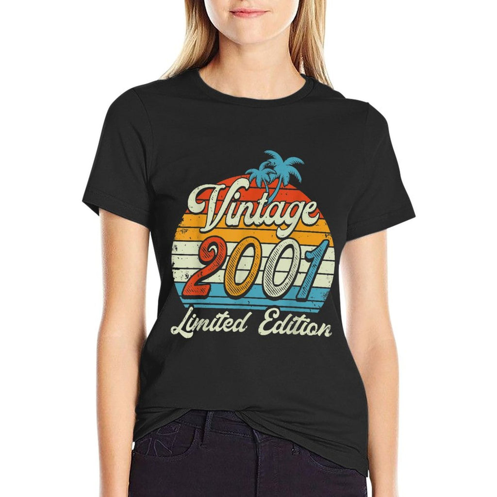 21 Years Old Vintage 2001 Retro Twenty-first Birthday Party  Tagless Design T-Shirt