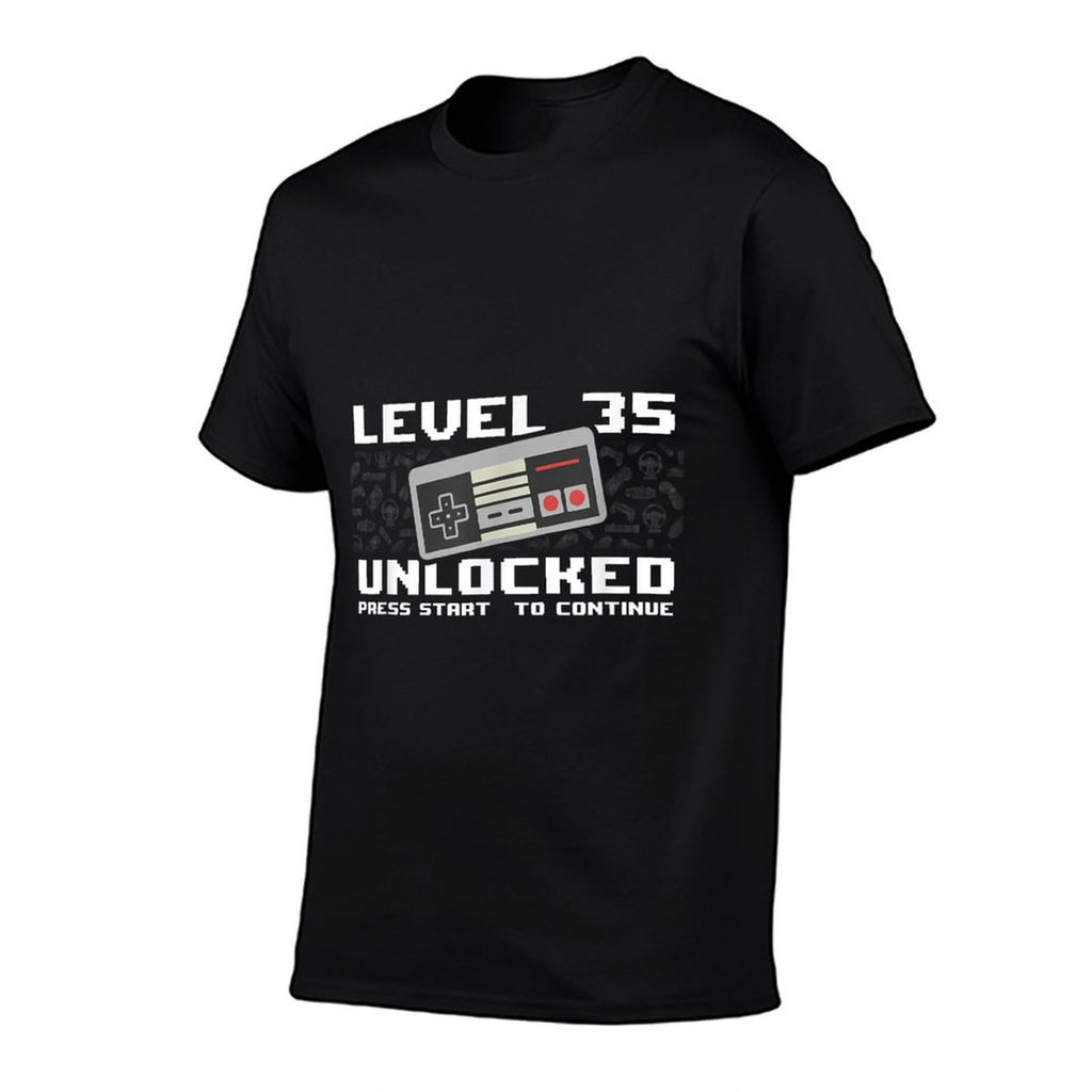 35th Birthday 1988 Level 35 Unlocked 35 Year Old Gamer  Versatile T-Shirt